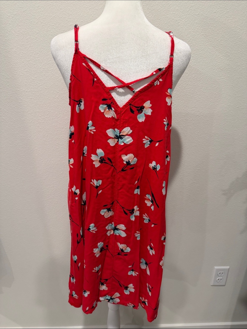 SO Red Floral Lightweight Slip Dress. Sleeveless, Adjustable Straps. Size L. - Picture 6 of 13